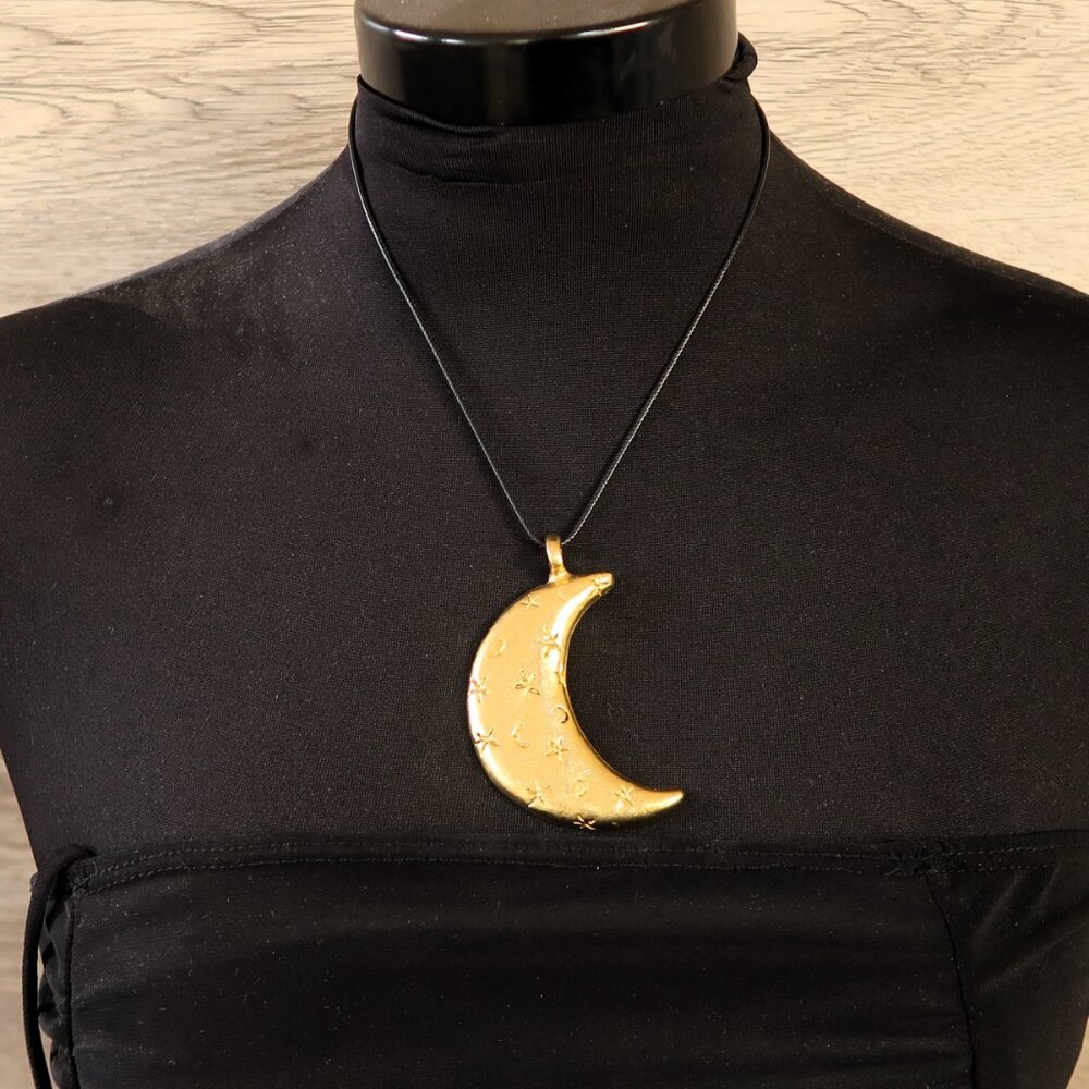 DIY Jewelry Moon Pendant Metal Gold Tone Over Size 27 Grams No Markings Found - Picture 9 of 9